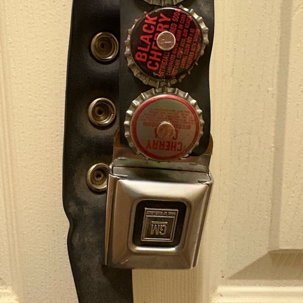 Vintage Black Rubber Seatbelt Belt with Bottle Cap Accents (missing female end) - Picture 2 of 10